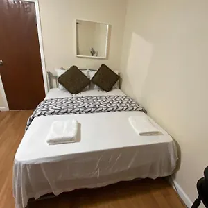 https://a-great-room-in-queens.us-newyorkcity.com